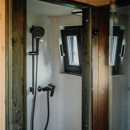 בית נופש Aiva Glamping פרטיזנסקה