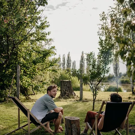 Aiva Glamping بارتيزانسكى