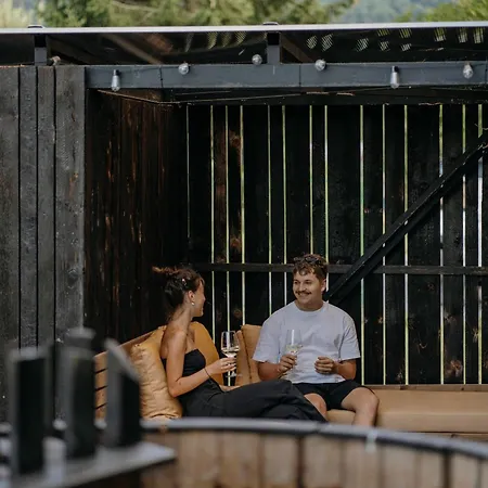 Aiva Glamping בית נופש פרטיזנסקה