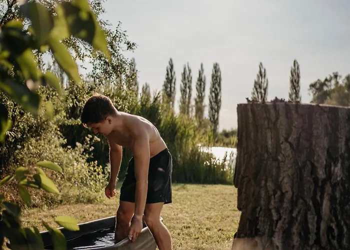 בית נופש Aiva Glamping פרטיזנסקה