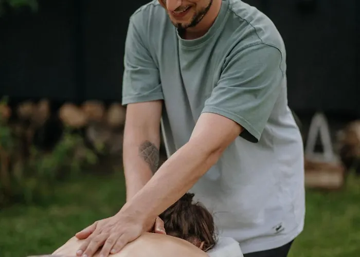 Aiva Glamping פרטיזנסקה